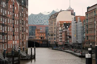 Uncover Hamburg's Architectural Gems: A Personalized Photography Adventure
