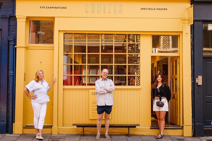 Capture Belfast's Charm: Personalized Photo Shoot Experience