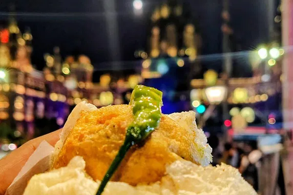 Mumbai Street Food & Heritage Walk at Night