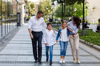 The Hague Family Adventure: A Heroic Quest Through Dutch Delights!