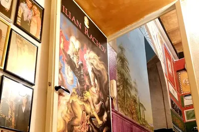 Unleash Your Inner Master: Rome Art Workshop in a Duke's Palace!