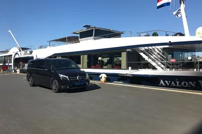 Luxury Private Transfers: Rotterdam to Amsterdam Airport/Port