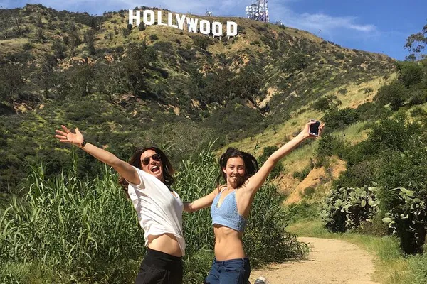 Discover Los Angeles: A Luxurious, Full-Day Private Sightseeing Adventure