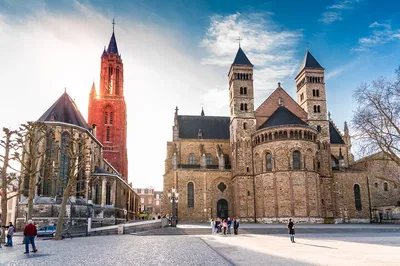 Luxury Private Transfer: Hague to Maastricht
