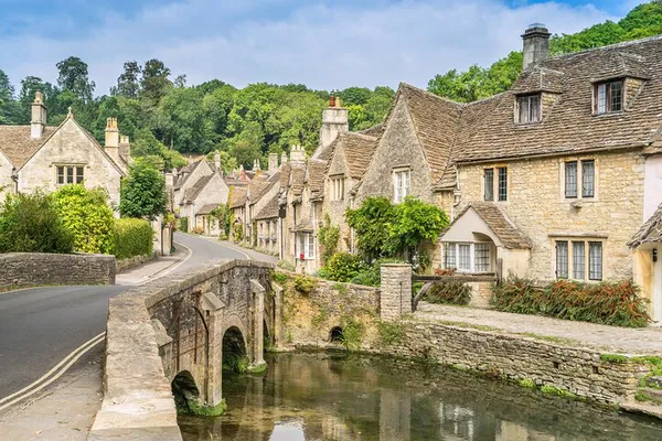 Cotswolds, Bath & Stonehenge: A Quintessential English Day Trip from London