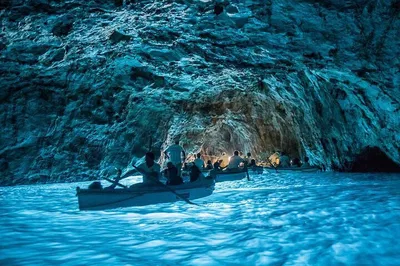 Capri Private Boat Tour: Hidden Caves & Faraglioni