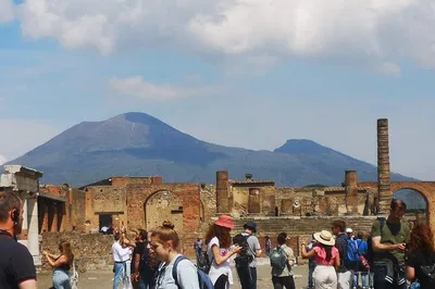 Unearth Pompeii: A Tramvia Napoli Day Trip Back in Time