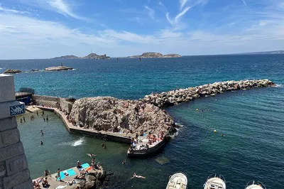 Marseille Art Tour: Coastal Galleries & Hidden Gems
