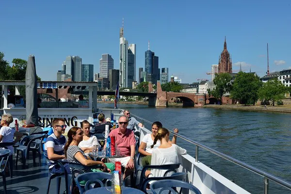 Frankfurt River Cruise: 1-Hour City Sightseeing Tour