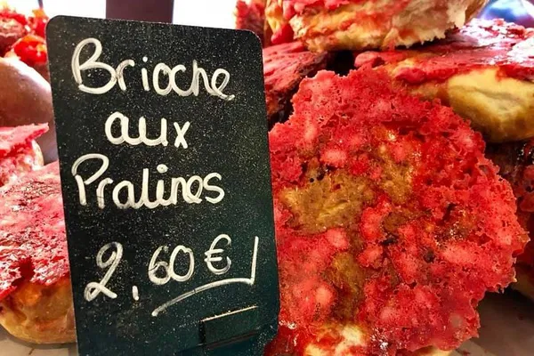 Lyon Food Tour: Taste Old Town & Bouchon Lyonnais