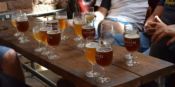 Manchester Craft Beer Tour: Taste 10 Local Brews!