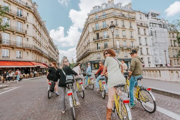 Paris Bike Tour: Hidden Gems & Local Stories