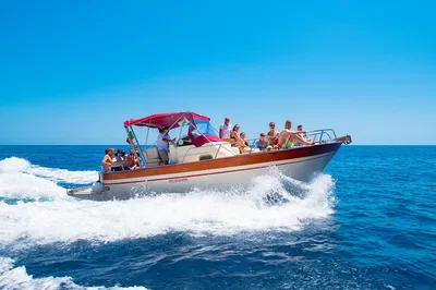 Capri Island Dream: Small Group Boat Tour from Naples