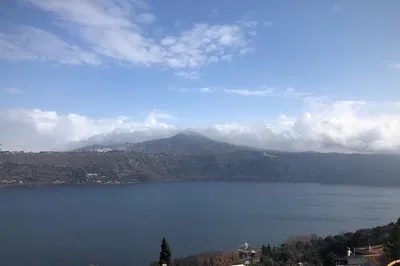 Escape to the Roman Countryside: A Luxurious Lakeside Shore Excursion