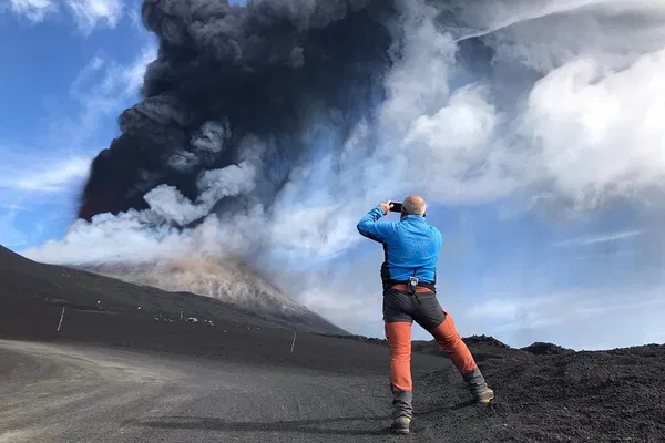 Etna 4x4 Adventure: Summit Craters & Lava Caves