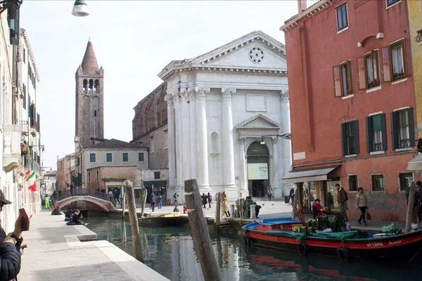 Unveiling Venice's Secrets: A Courtesan History Tour