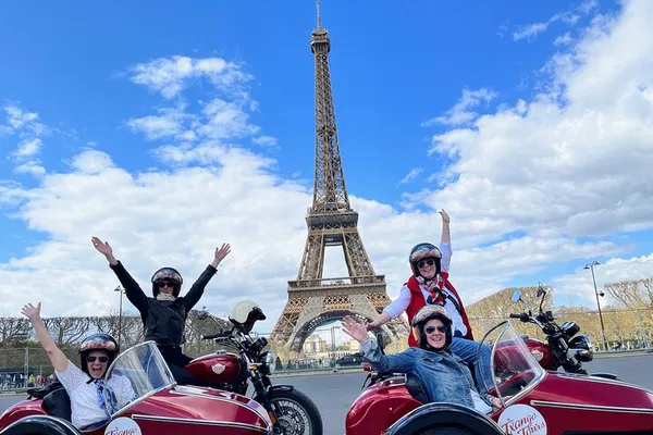 Parisian Landmarks: An Unforgettable Sidecar Adventure