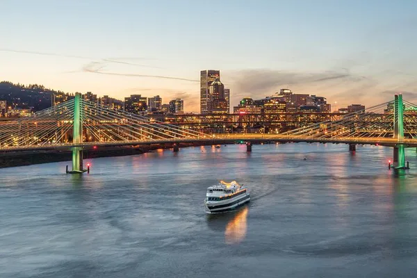 Portland Dinner Cruise: City Views & Northwest Cuisine