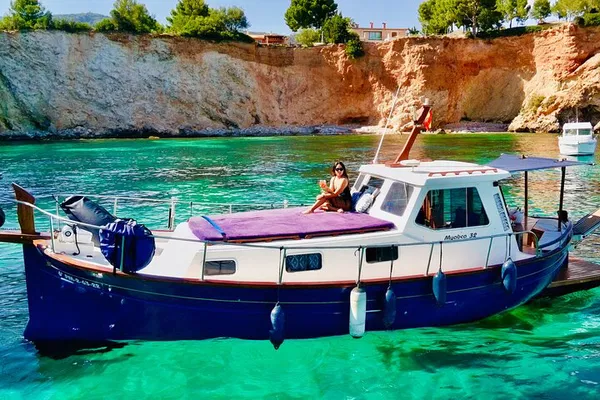 Mallorca: Private Boat Tour to Hidden Beaches & Coves