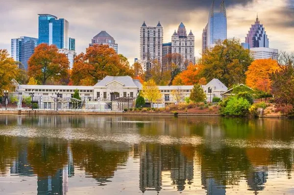 Unleash Atlanta's Charm: Piedmont Park Scavenger Hunt Adventure!