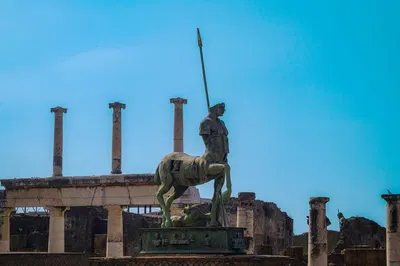 Pompeii, Sorrento & Amalfi Coast View Tour from Naples