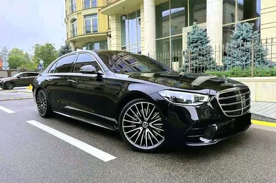 Stress-Free Madrid Arrival: Luxury Private Airport Transfer