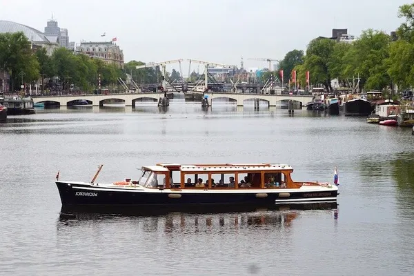 Amsterdam Morning Canal Cruise: Small Group, Royal Boat