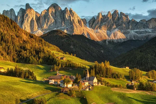 Dolomites Day Trip: See Italy's Majestic Mountains