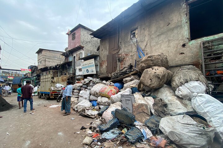 Unveiling Dharavi: An Eye-Opening Mumbai Slum Tour with Local Insight