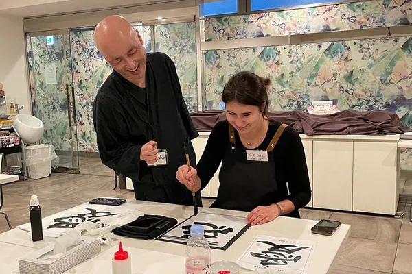 Unleash Your Inner Artist: Japanese Calligraphy in Osaka!