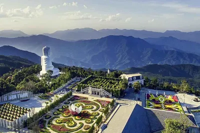 Discover Da Nang's Iconic Golden Bridge: A Ba Na Hills Day Trip