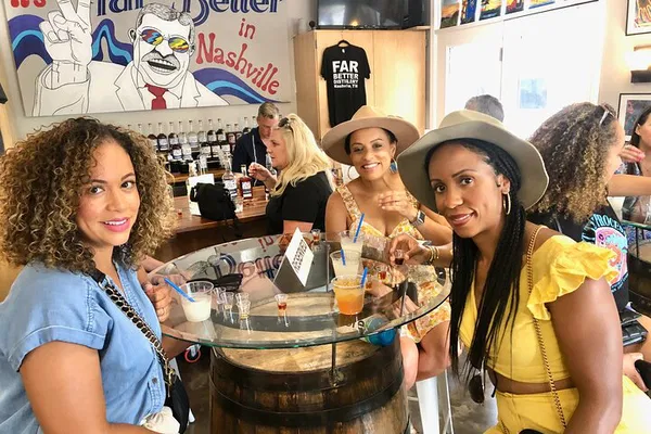 Nashville's Tasty Tour: Food, Sights & Hidden Gems!