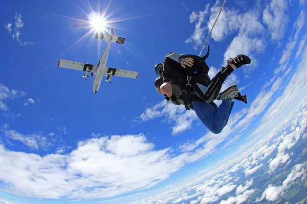 Pattaya Skydiving Adventure: Freefall Over Thailand's Coastline!