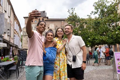 Delft's Romantic Quest: Unveil Your Love Story on a Walking Tour!