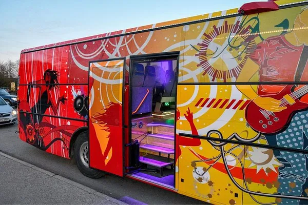 Tallinn Party Bus: Mobile Clubbing from the Airport!