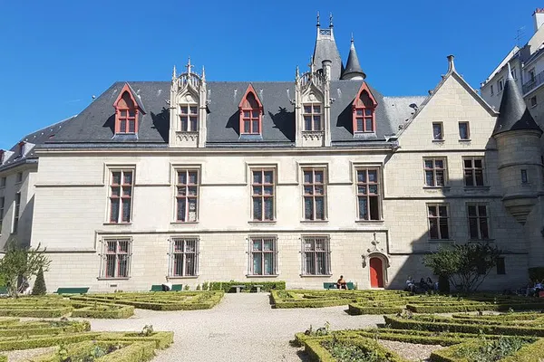 Discover Le Marais: A Parisian's Private Walking Tour