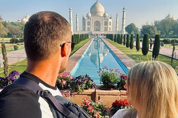Unveiling Agra's Wonders: A Whirlwind Taj Mahal & Fort Tour from Delhi