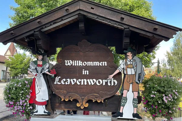 Leavenworth Day Tour: Bigfoot, Nature, & German Charm!