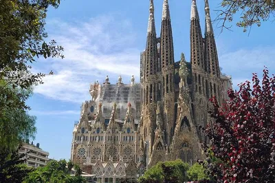 Discover Barcelona's Gems: A Personalized Private Tour