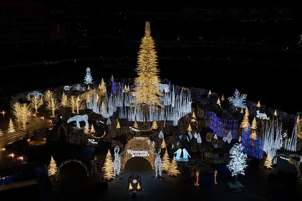 San Antonio Christmas Magic: Light Show & Ice!