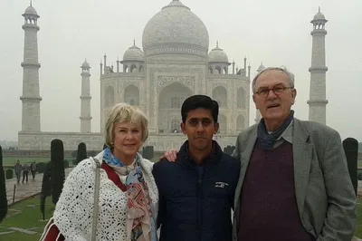 Sunrise at Taj Mahal: A Whirlwind Agra Day Trip from Delhi