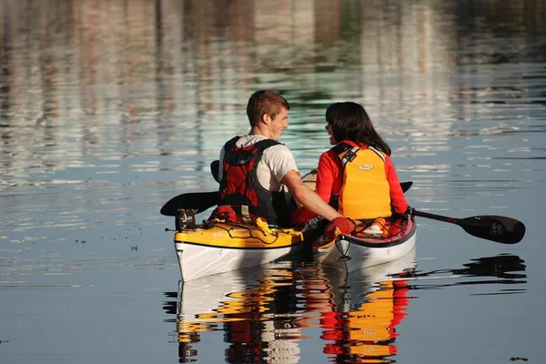 Paddle into Paradise: Victoria Harbour Kayak Adventure!