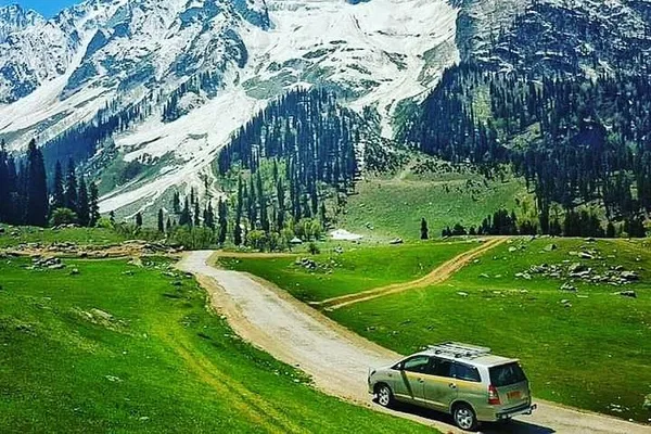 Kashmir Dream: 7-Day Immersive Escape with Personalized Touch