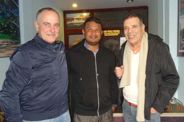 Discover Agra's Majesty: A Comprehensive Taj Mahal Tour from Delhi