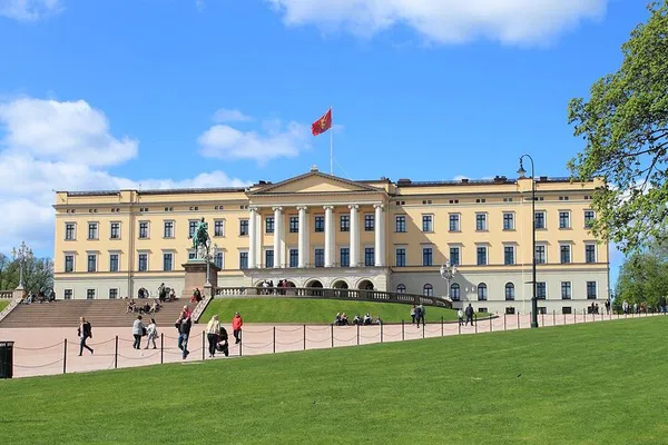 Oslo City Tour: History, Culture & Norwegian Lunch