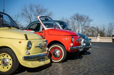 Roam Rome's Charm: Vintage Fiat & Vespa Adventure with Prosecco!