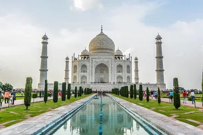 Sunrise Spectacle: Private Taj Mahal & Agra Fort Tour from Delhi