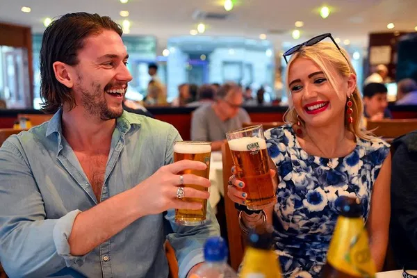 Savor London's Spices: A Private Indian Food Adventure!