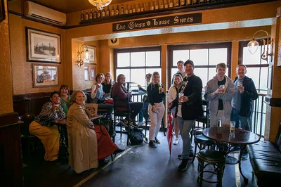 Soho Music & Pubs: History, Tales & Drinks!