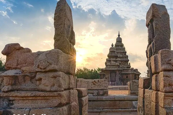 Enchanting 14-Day Journey: Unveiling Tamil Nadu & Kerala's Cultural Treasures